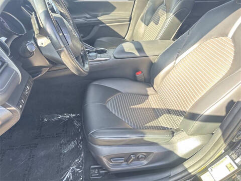 2022 Toyota Camry SE