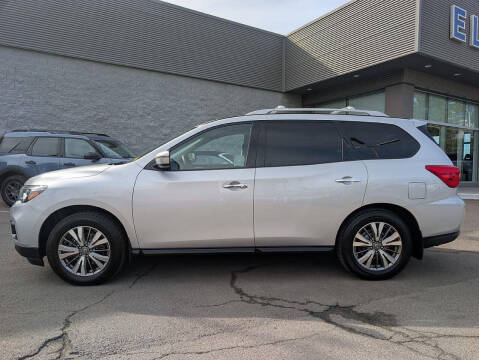 2020 Nissan Pathfinder S