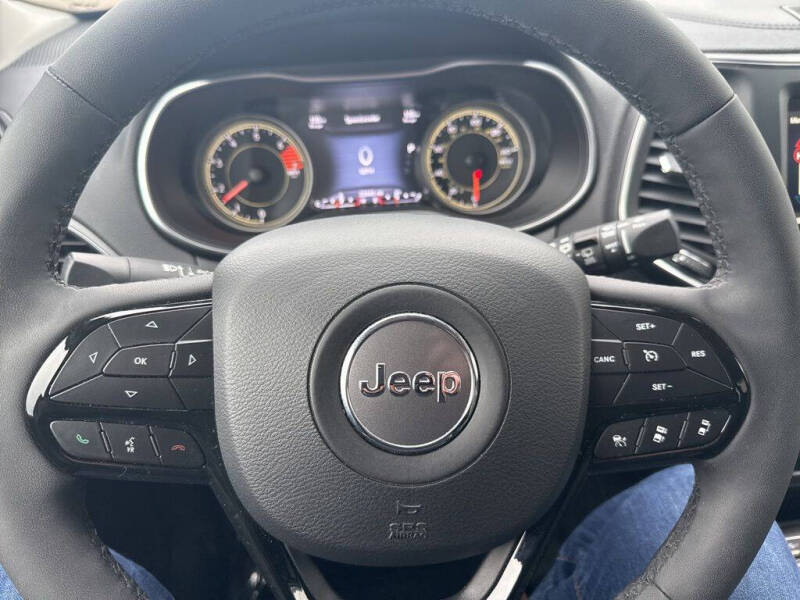 2023 Jeep Cherokee Altitude Lux