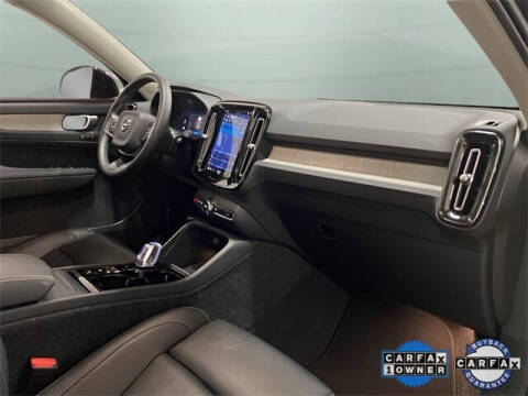 2025 Volvo XC40 B5 Plus Bright Theme