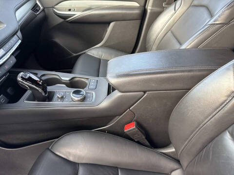 2023 Cadillac XT4 Premium Luxury