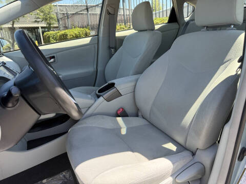 2012 Toyota Prius Two