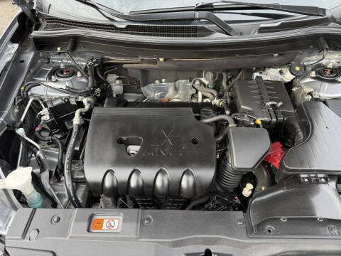 2016 Mitsubishi Outlander SE