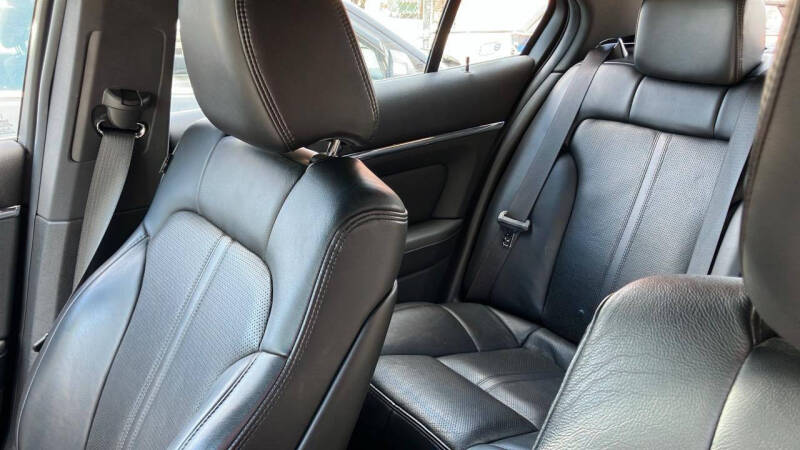 2010 Lincoln MKS