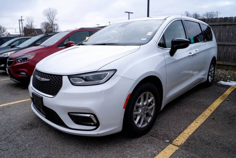 2024 Chrysler Pacifica Touring L