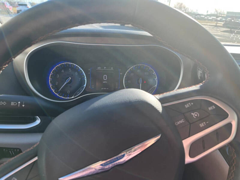 2017 Chrysler Pacifica Touring-L