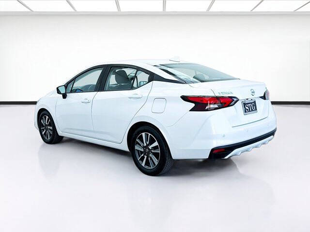 2022 Nissan Versa SV