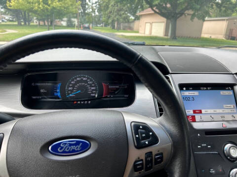 2016 Ford Taurus SEL