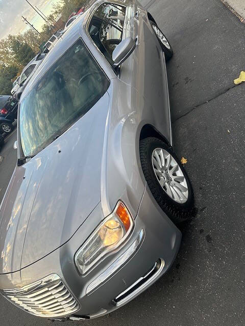 2014 Chrysler 300 Base photo 5