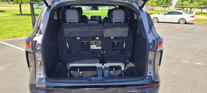 2022 Toyota Sienna XSE 7-Passenger