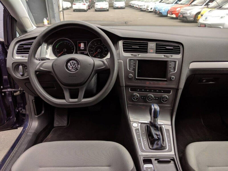 2016 Volkswagen e-Golf SE