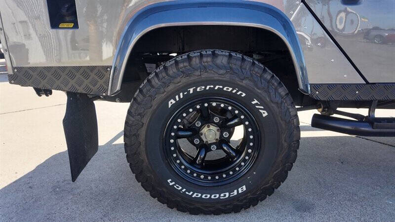 1983 Land Rover Defender