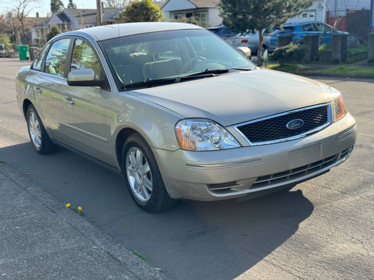 2005 Ford Five Hundred for sale at Carz Connect LLC in Portland, OR