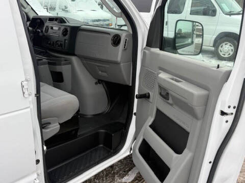 2013 Ford E-Series E-350 SD XL