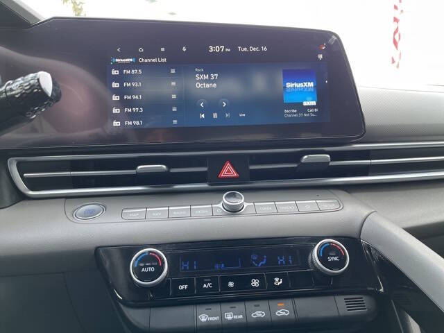 2024 Hyundai Elantra Hybrid Blue