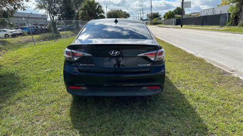 2017 Hyundai Sonata Hybrid SE