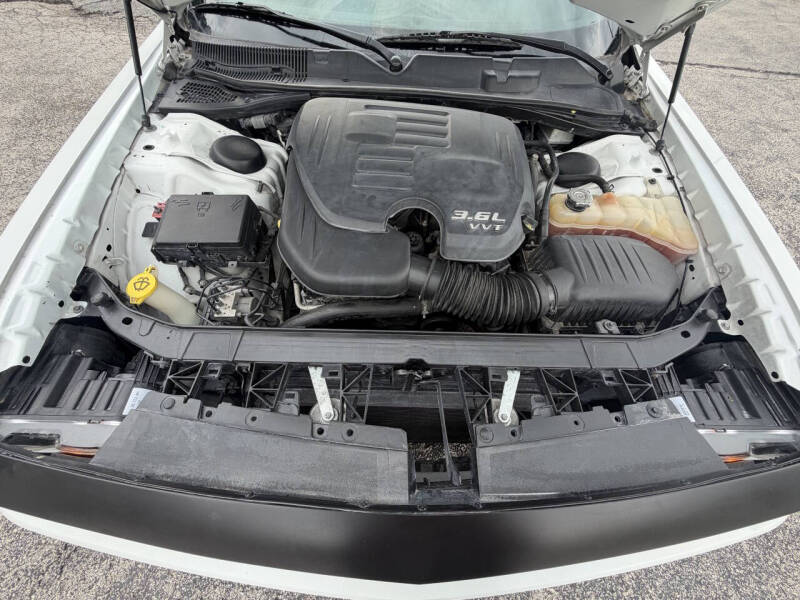 2017 Dodge Challenger SXT Plus