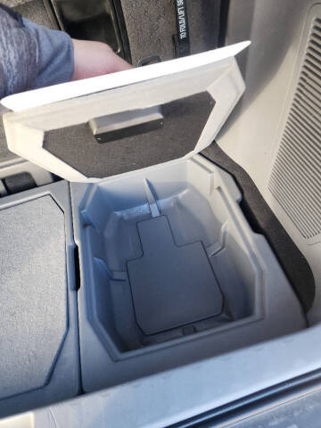 2011 Toyota Sienna SE 8-Passenger