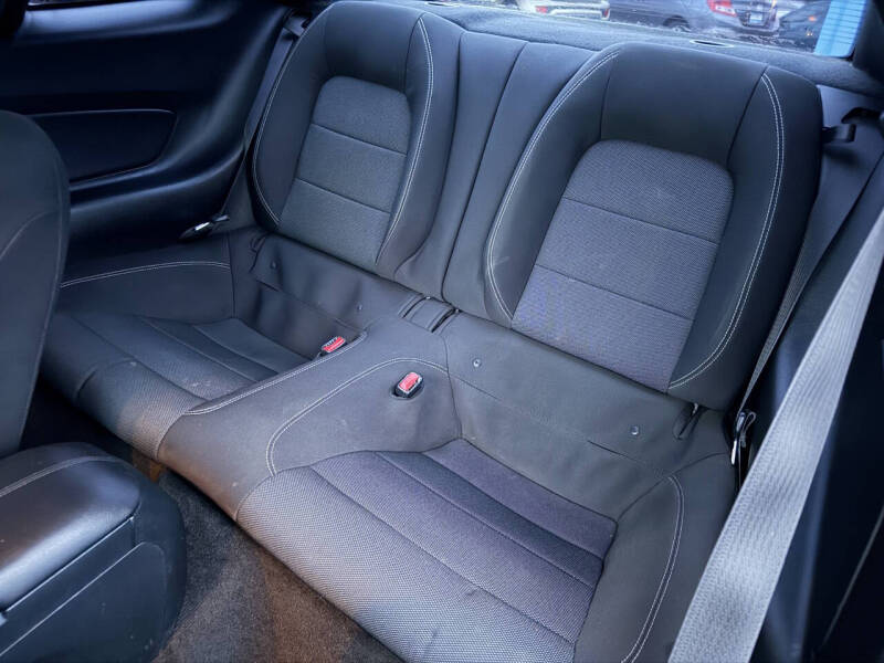 2015 Ford Mustang V6