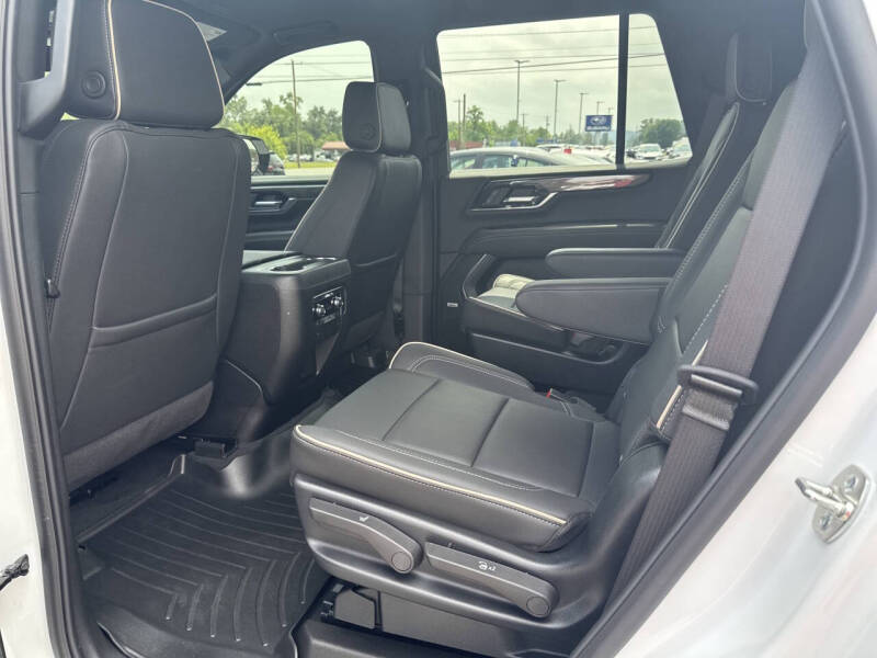 2025 GMC Yukon Elevation