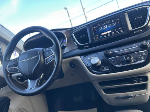 2020 Chrysler Voyager LXi