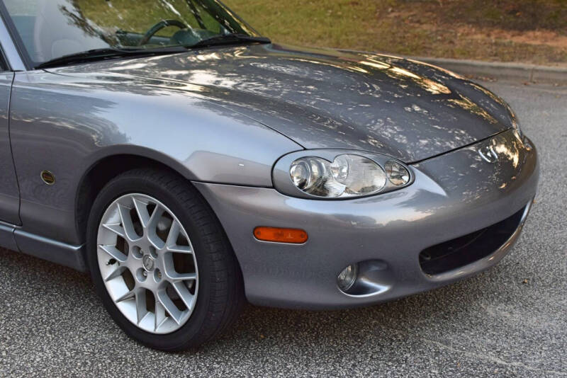 2002 Mazda Miata SE photo 29