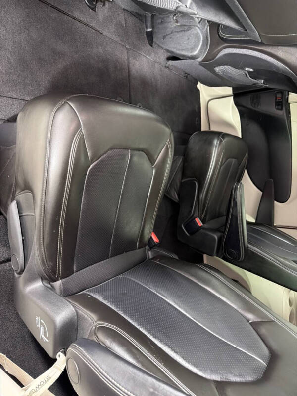 2021 Chrysler Voyager LXi