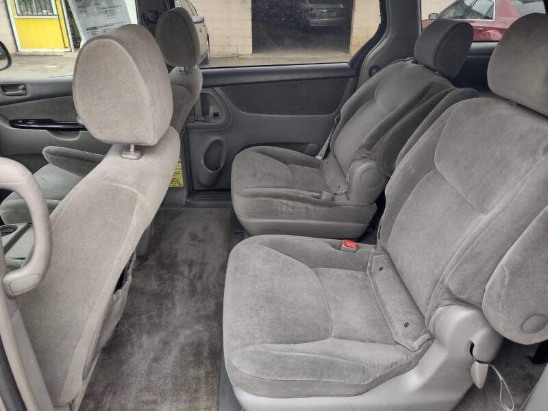 2005 Toyota Sienna CE 7 Passenger