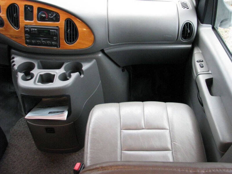 2003 Ford E-Series E-450 SD