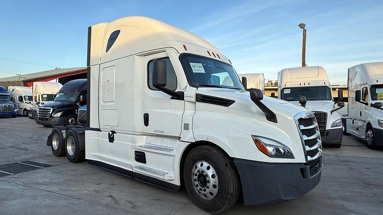 2020 Freightliner Cascadia for sale at KING TRUCK TRAILER SALES in Bakersfield, CA