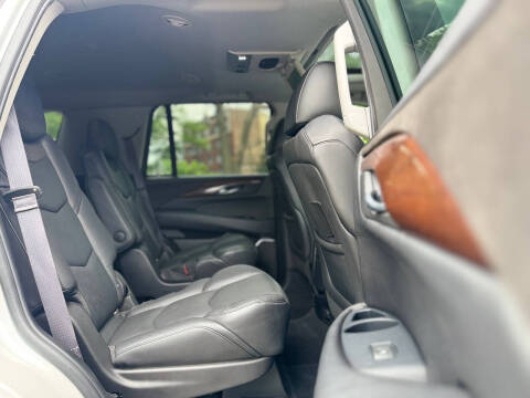 2017 Cadillac Escalade Luxury