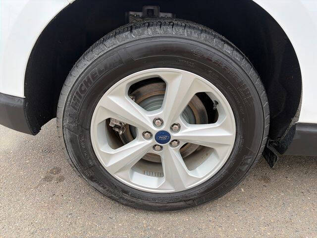 2022 Ford Edge SE