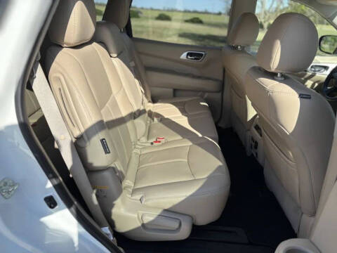 2020 Nissan Pathfinder SL