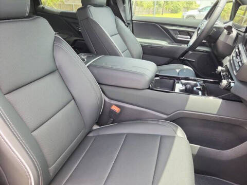 2025 Chevrolet Silverado EV LT