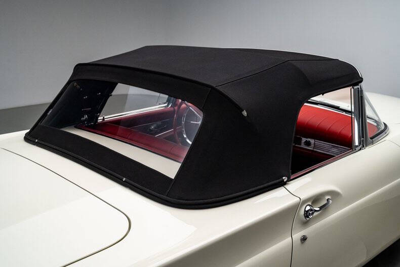 1957 Ford Thunderbird