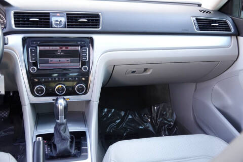 2012 Volkswagen Passat SE PZEV