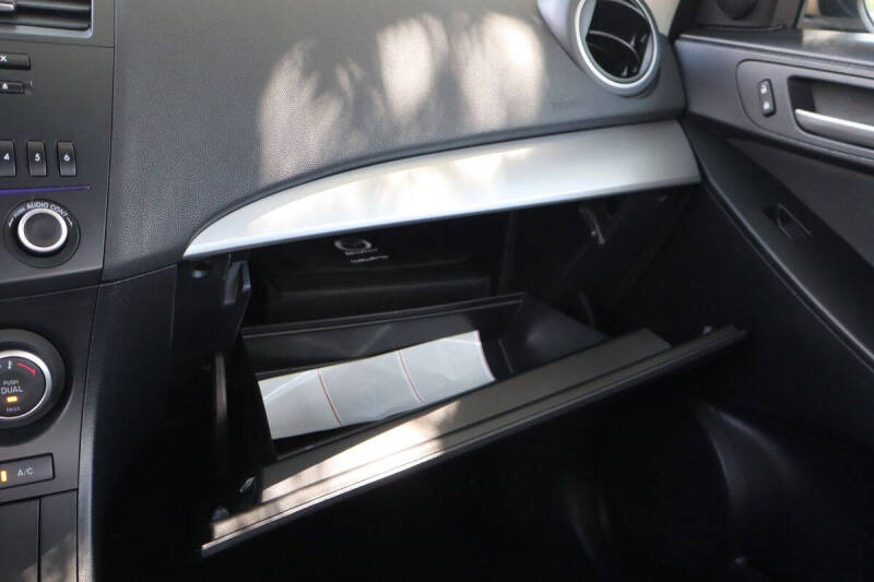 2013 Mazda MAZDA3 i Touring