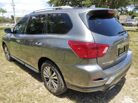 2019 Nissan Pathfinder S