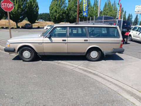 1986 Volvo 240 for sale at Car Link Auto Sales LLC in Marysville WA