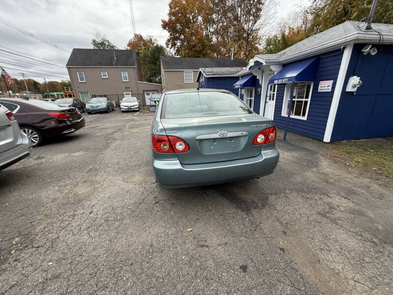 2005 Toyota Corolla LE