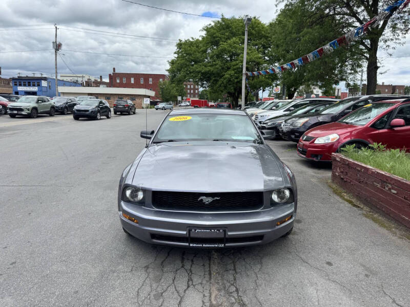 2006 Ford Mustang V6 Standard