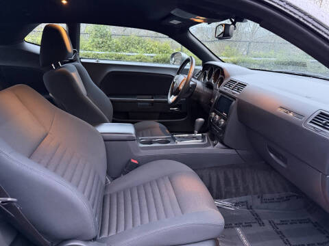 2012 Dodge Challenger SXT