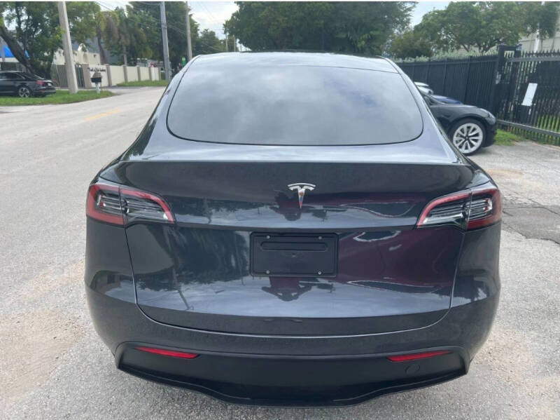 2024 Tesla Model Y Long Range