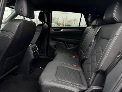 2025 Volkswagen Atlas Cross Sport SE 4Motion