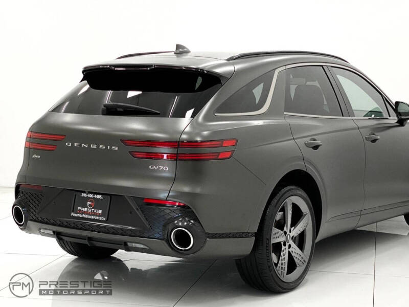 2023 Genesis GV70 2.5T Standard