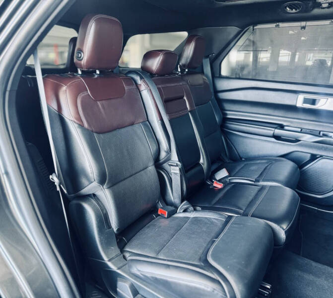 2020 Ford Explorer Platinum