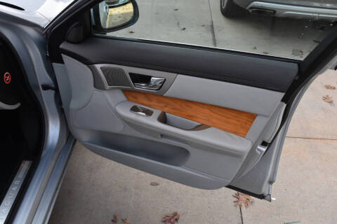 2009 Jaguar XF Luxury