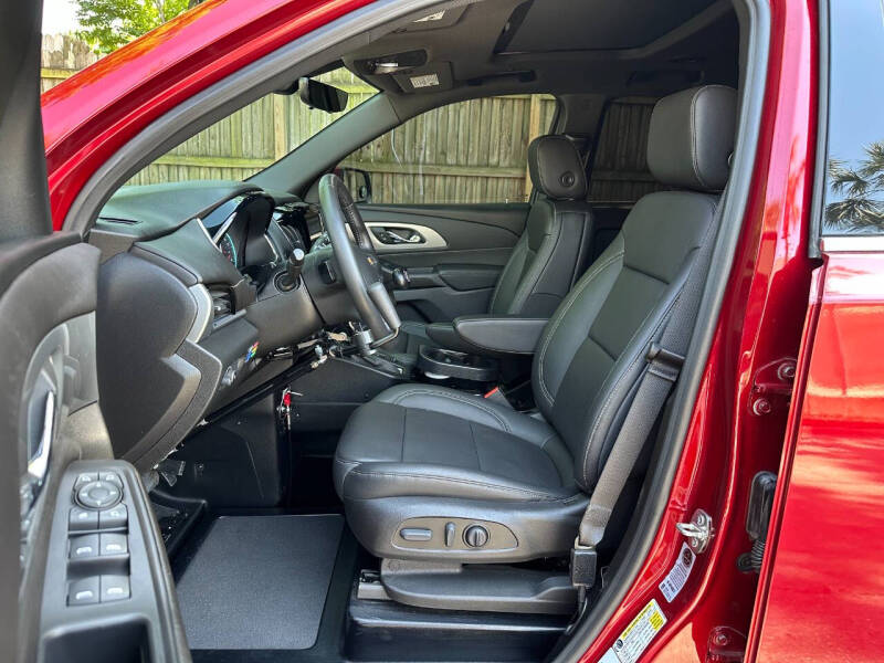 2022 Chevrolet Traverse LT Leather