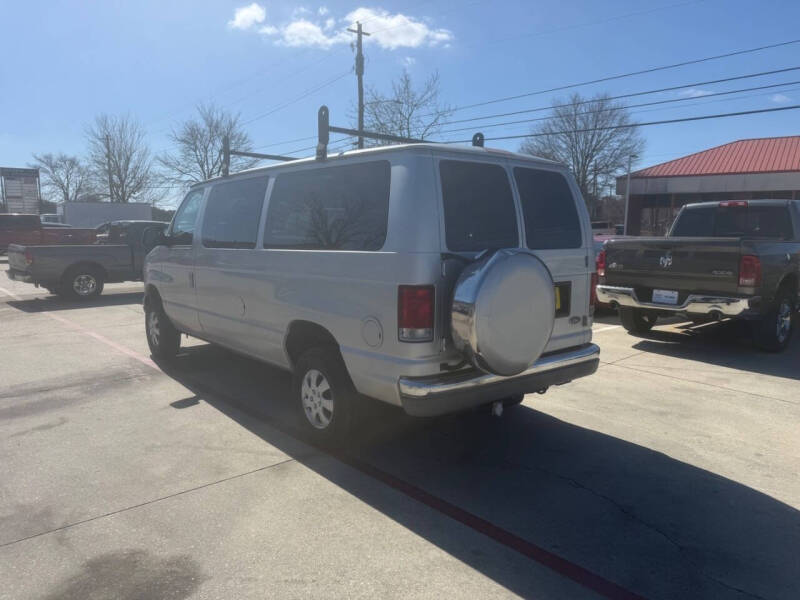 2001 Ford E-Series E-150 XL