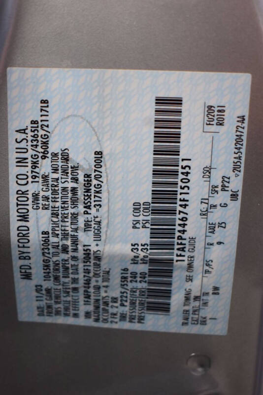 2004 Ford Mustang Deluxe